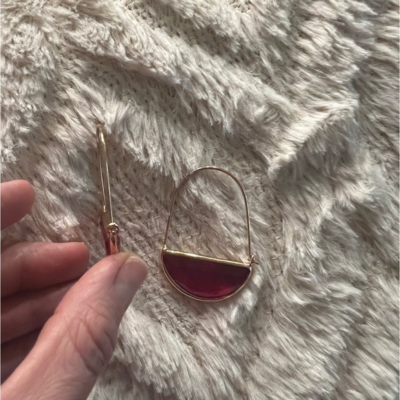 Red earrings - Picture 5 of 7